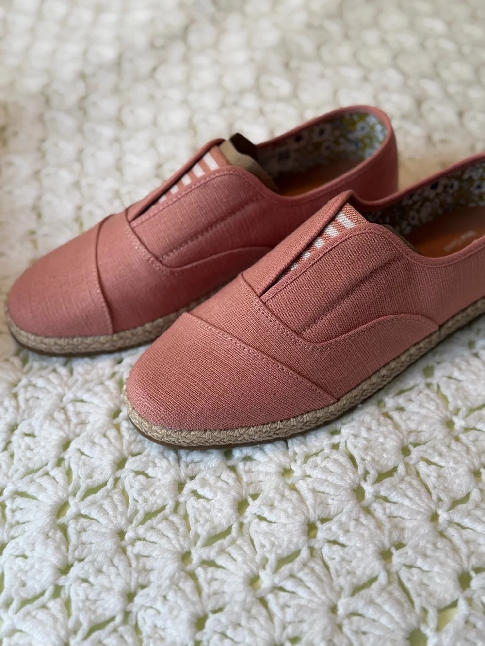 NEW Toms 9.5 Women's Espadrilles in Bloom (Dusty Rose)